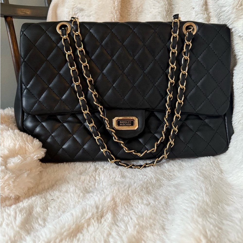 Badgley Mischka Black Quilted Shoulder Bag with Gold Chain - Picture 2 of 14